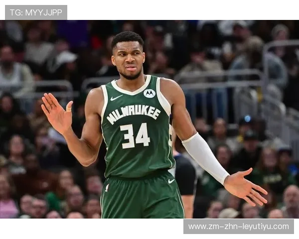 字母哥比赛后竟主动帮清理场地，被赞谦逊